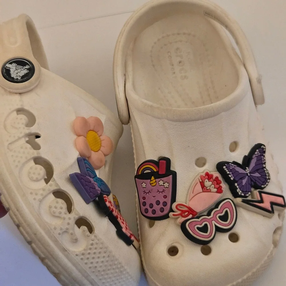 Crocs Kids Classic Clogs White Jibbitz Charms Size C9 Slip On Shoes